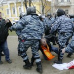 Во время акции протеста оппозиции, апрель 2007-го